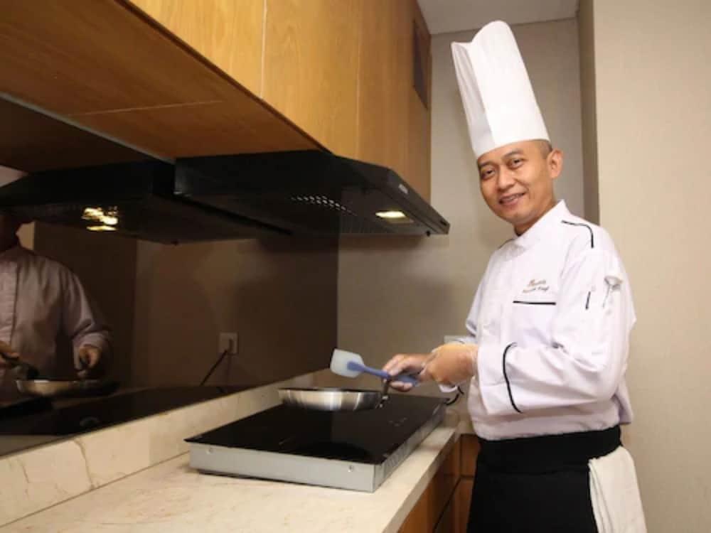 Hotel Swiss-belhotel Indah 4*